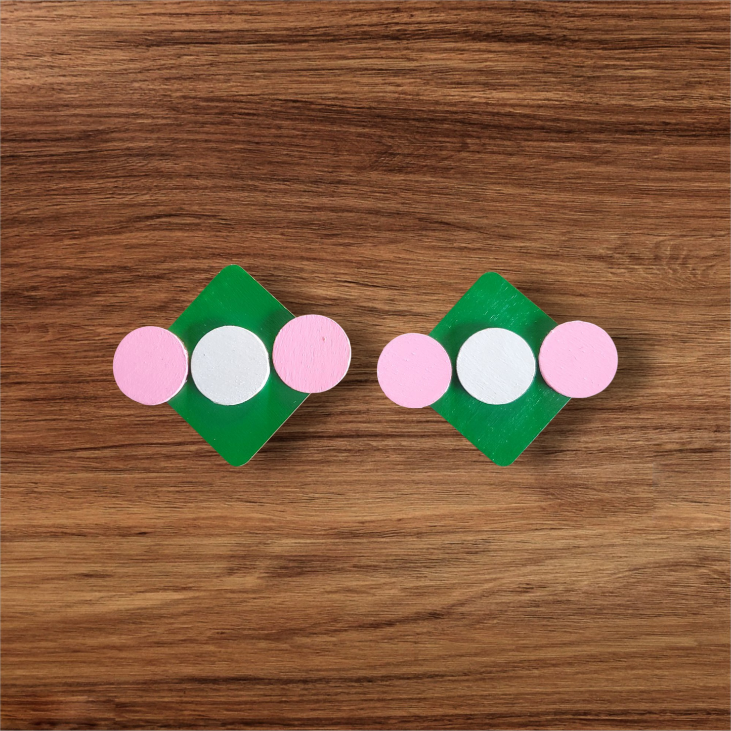 Tic-Tac-O-ish (pink and green)
