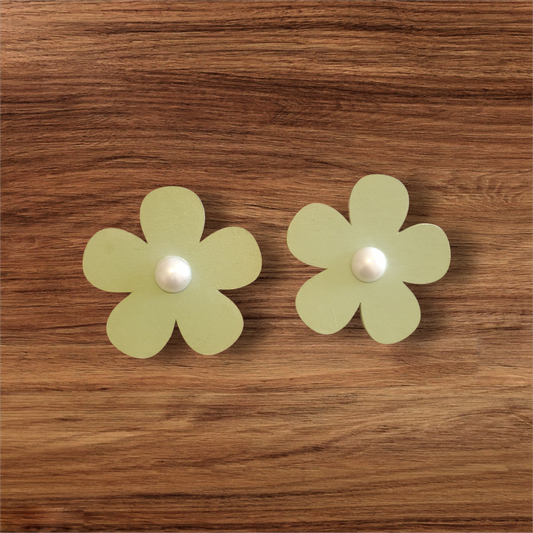 Light Green Petals with Pearl